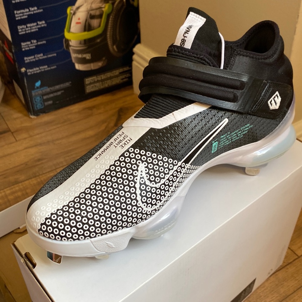 Baseball metal cleats men’s size 10.5 Never worn brand new. Trout Nike